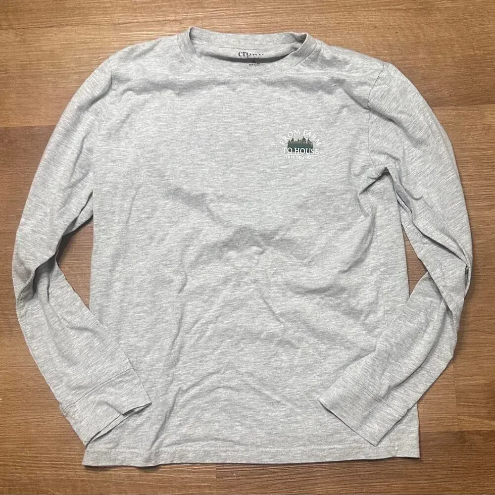 Gray long sleeve shirt